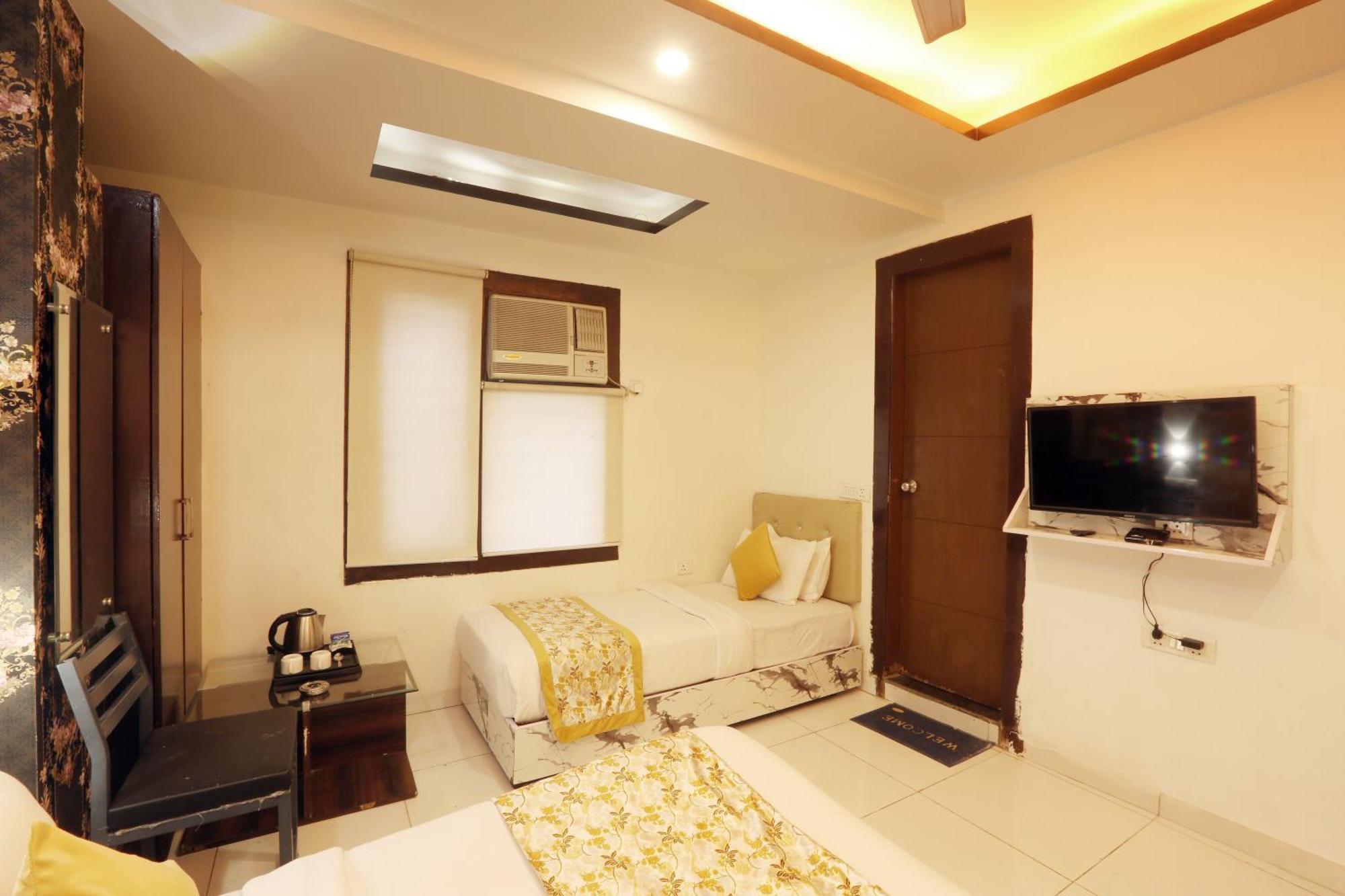 Hotel Triton Grand At Delhi Airport Yeni Delhi Dış mekan fotoğraf