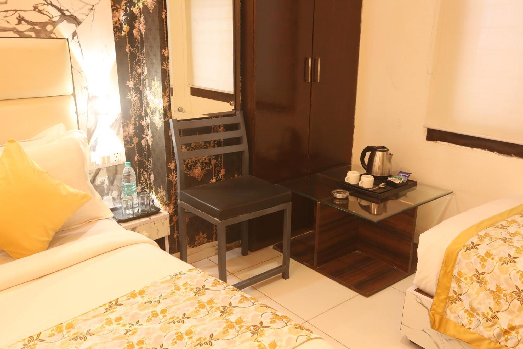 Hotel Triton Grand At Delhi Airport Yeni Delhi Dış mekan fotoğraf