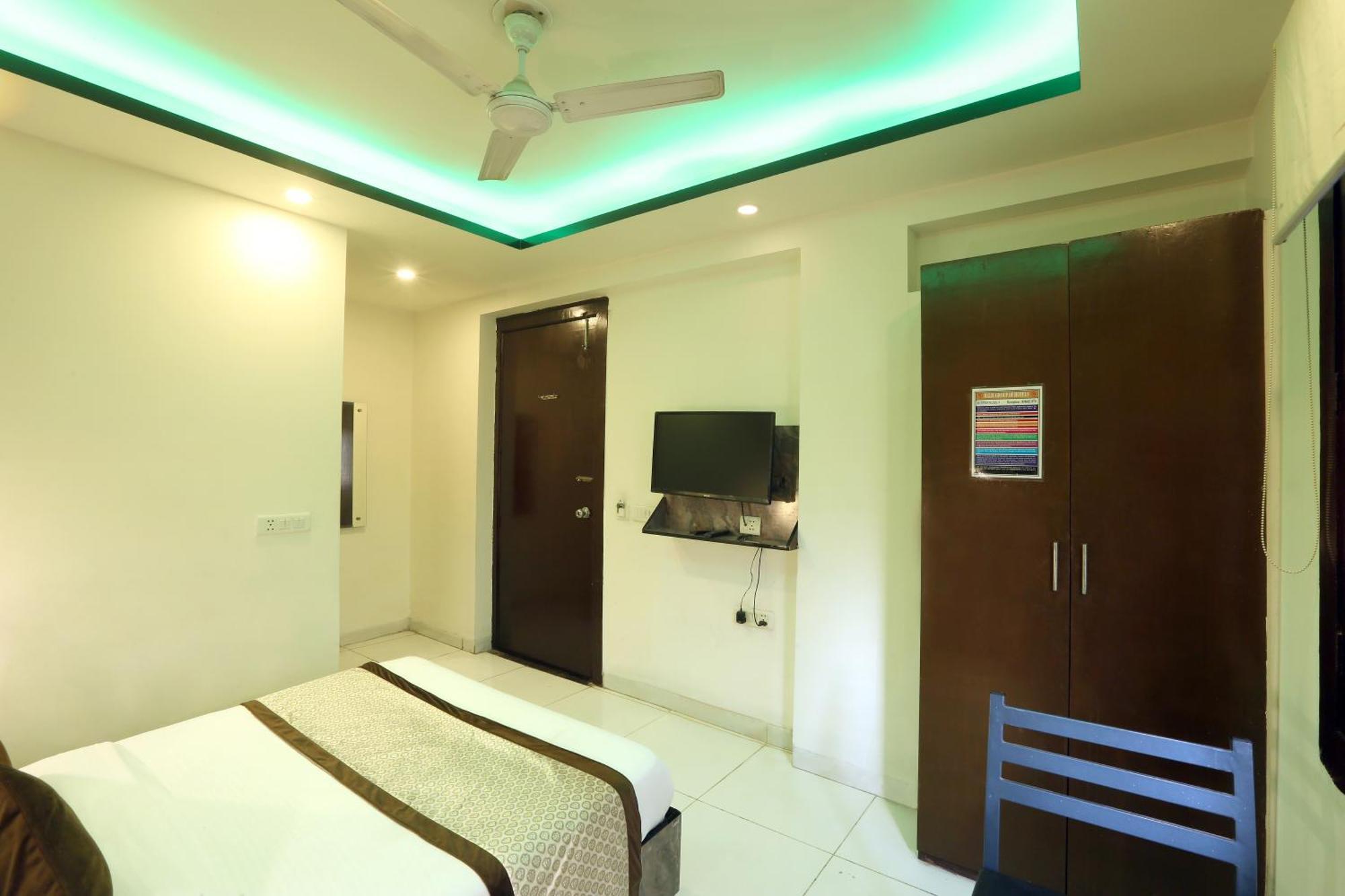 Hotel Triton Grand At Delhi Airport Yeni Delhi Dış mekan fotoğraf