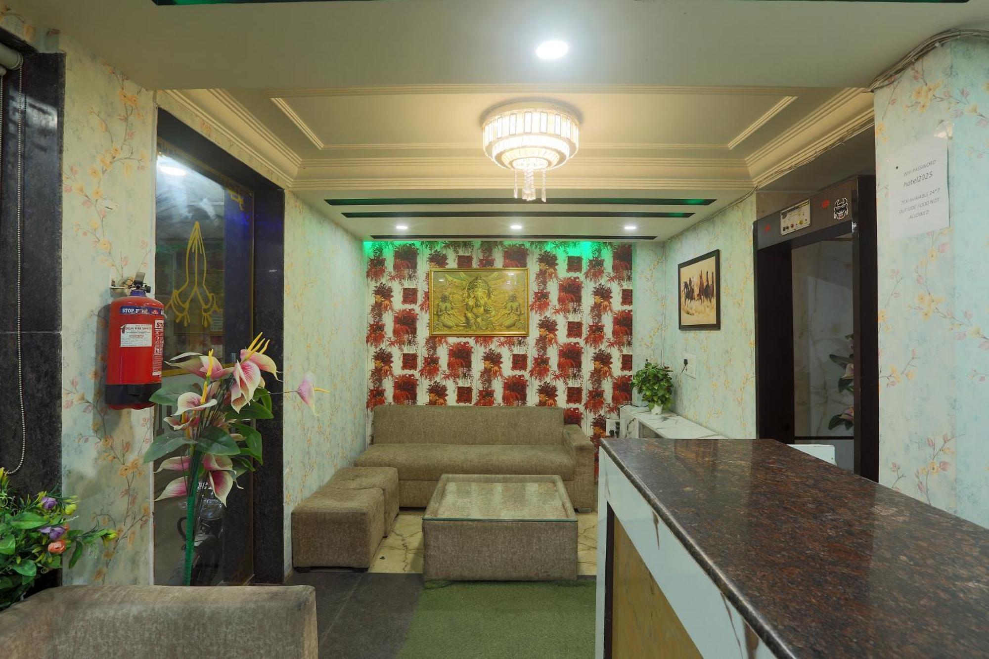 Hotel Triton Grand At Delhi Airport Yeni Delhi Dış mekan fotoğraf
