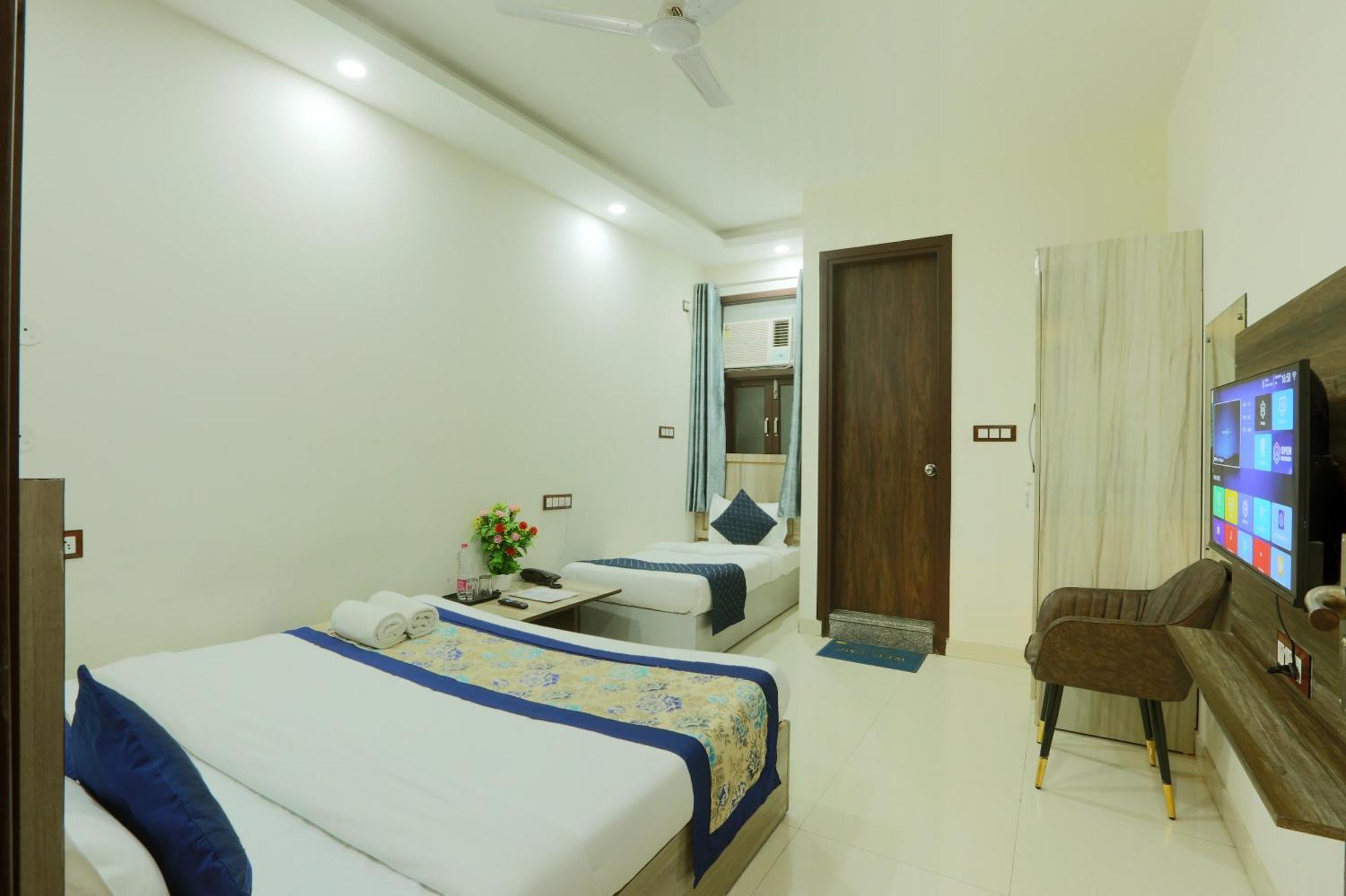 Hotel Triton Grand At Delhi Airport Yeni Delhi Dış mekan fotoğraf